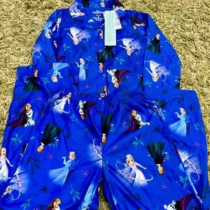 NWT-Girls Frozen Pajama Set